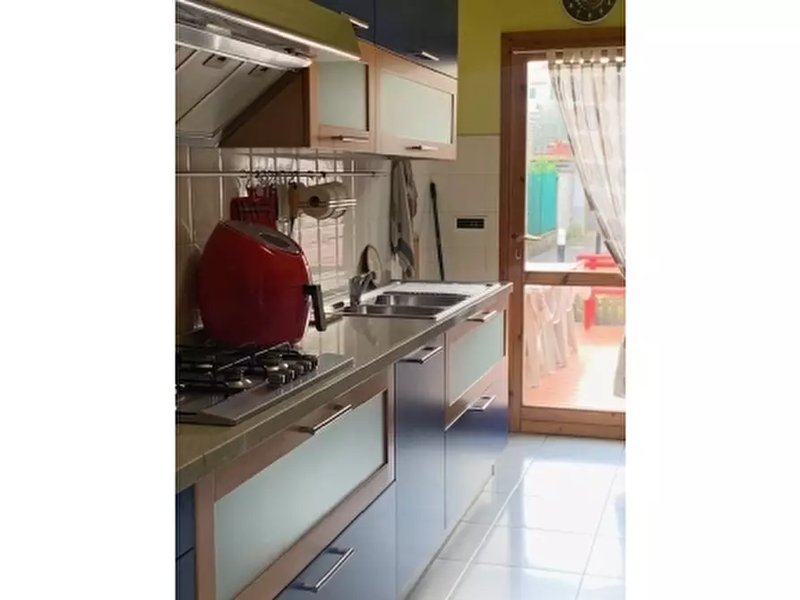 Immagine 3 di Villa in vendita  a Empoli