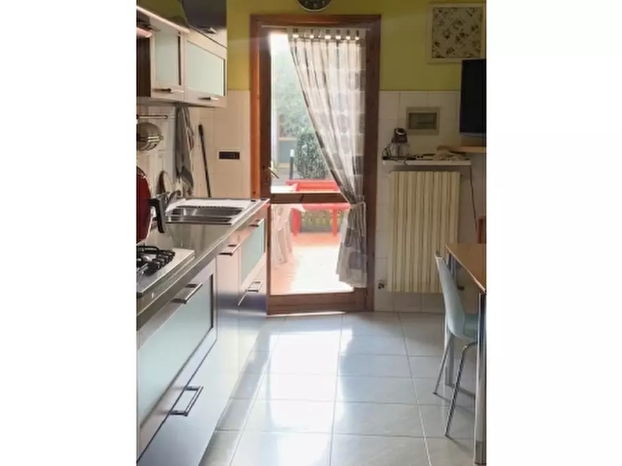 Immagine 10 di Villa in vendita  a Empoli