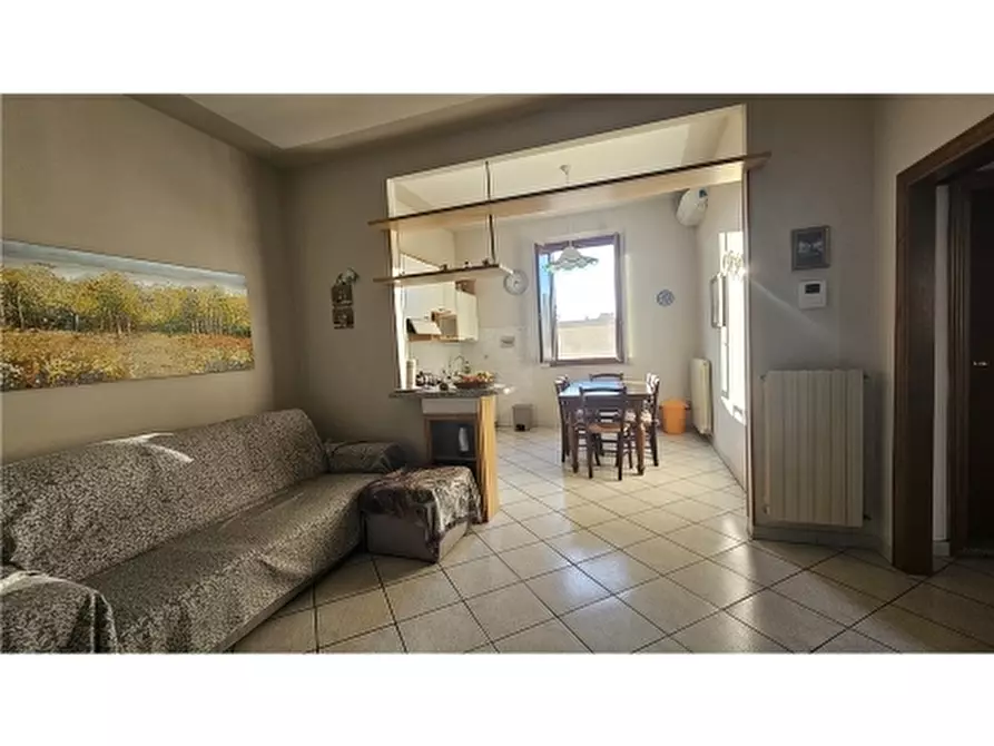 Immagine 3 di Villa in vendita  a Empoli