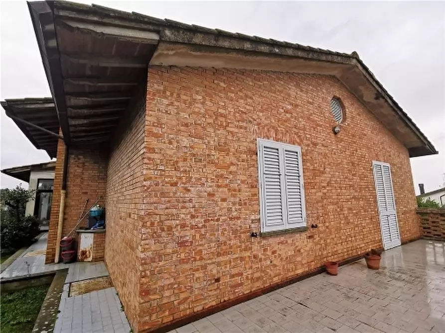 Immagine 22 di Villa in vendita  a Montaione