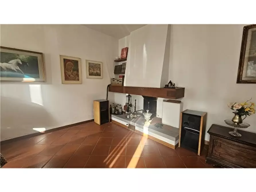 Immagine 4 di Villa in vendita  a Empoli
