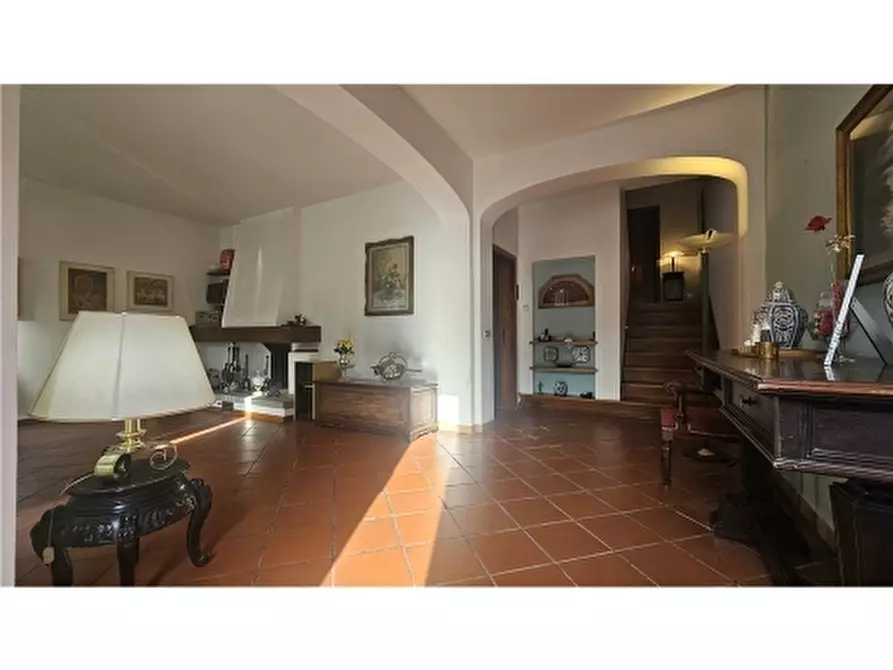 Immagine 5 di Villa in vendita  a Empoli
