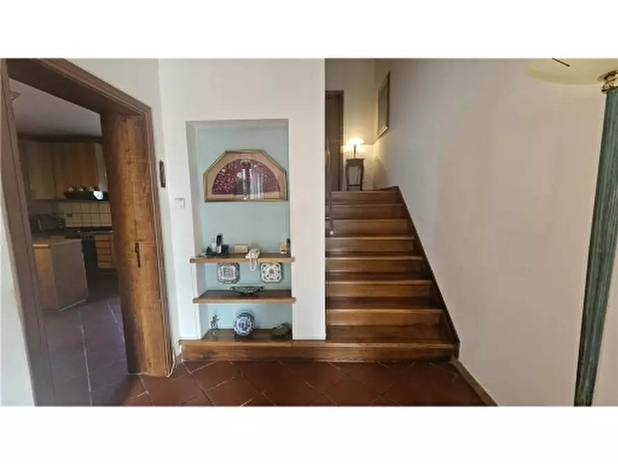 Immagine 8 di Villa in vendita  a Empoli