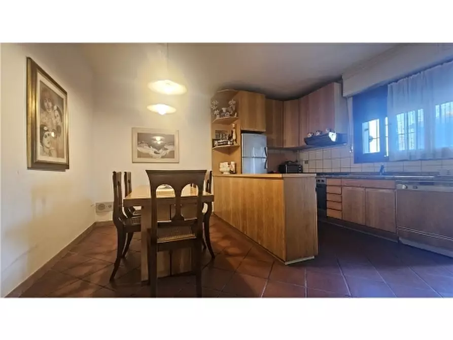 Immagine 9 di Villa in vendita  a Empoli