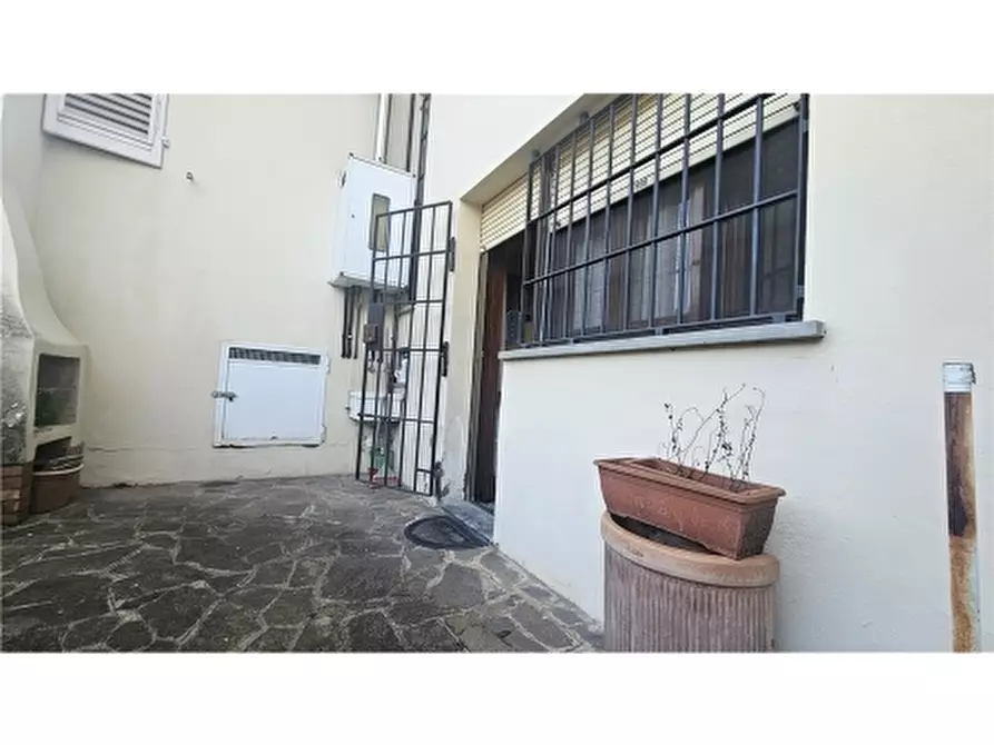 Immagine 15 di Villa in vendita  a Empoli