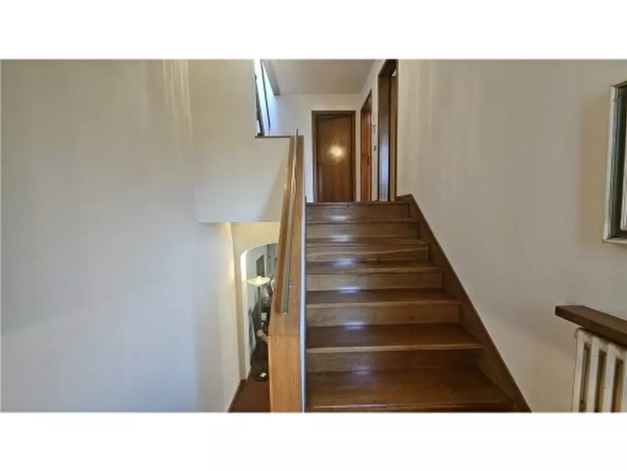 Immagine 24 di Villa in vendita  a Empoli