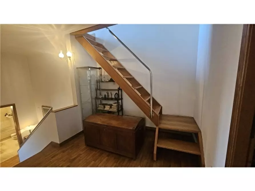 Immagine 32 di Villa in vendita  a Empoli