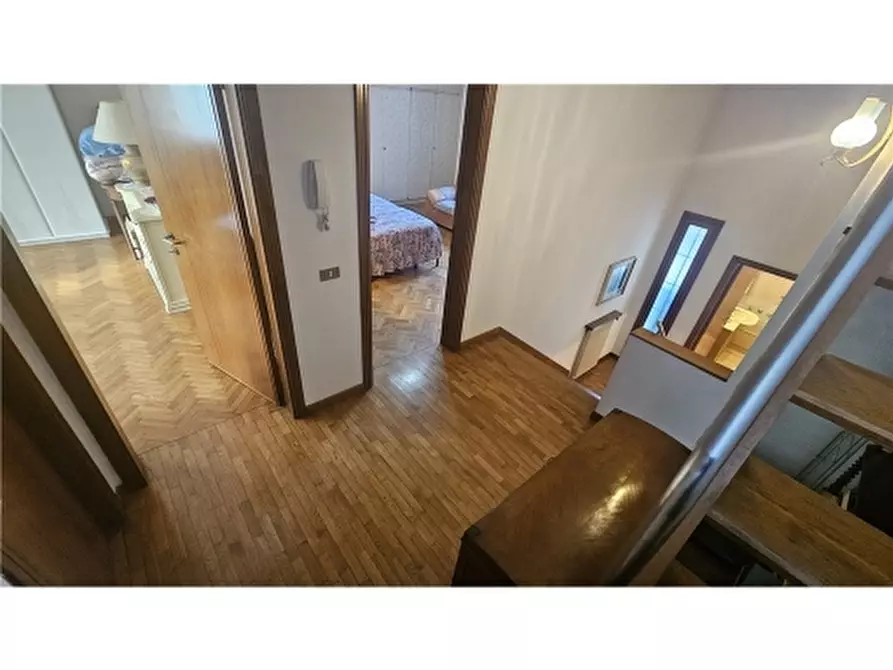 Immagine 34 di Villa in vendita  a Empoli