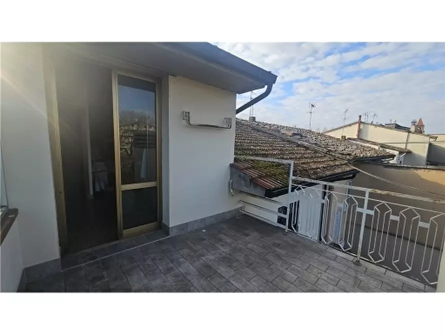 Immagine 38 di Villa in vendita  a Empoli