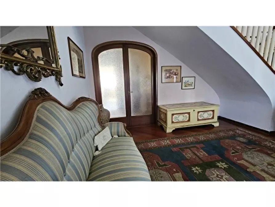 Immagine 5 di Villa in vendita  a Empoli