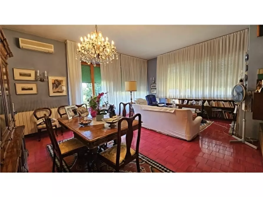 Immagine 14 di Villa in vendita  a Empoli