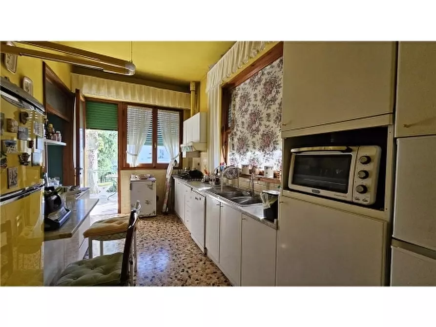 Immagine 24 di Villa in vendita  a Empoli