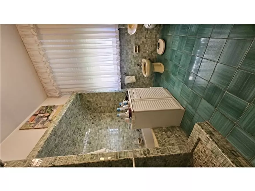 Immagine 26 di Villa in vendita  a Empoli