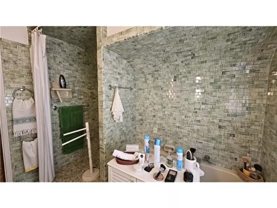 Immagine 27 di Villa in vendita  a Empoli