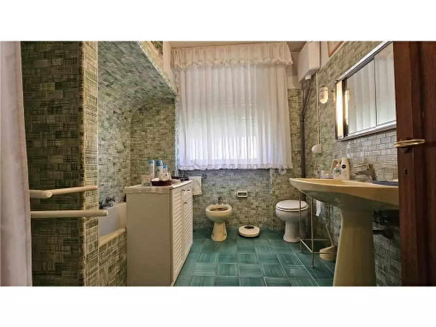 Immagine 28 di Villa in vendita  a Empoli