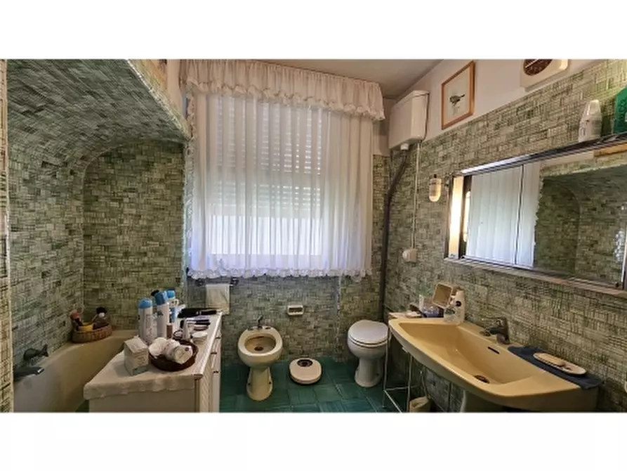 Immagine 29 di Villa in vendita  a Empoli