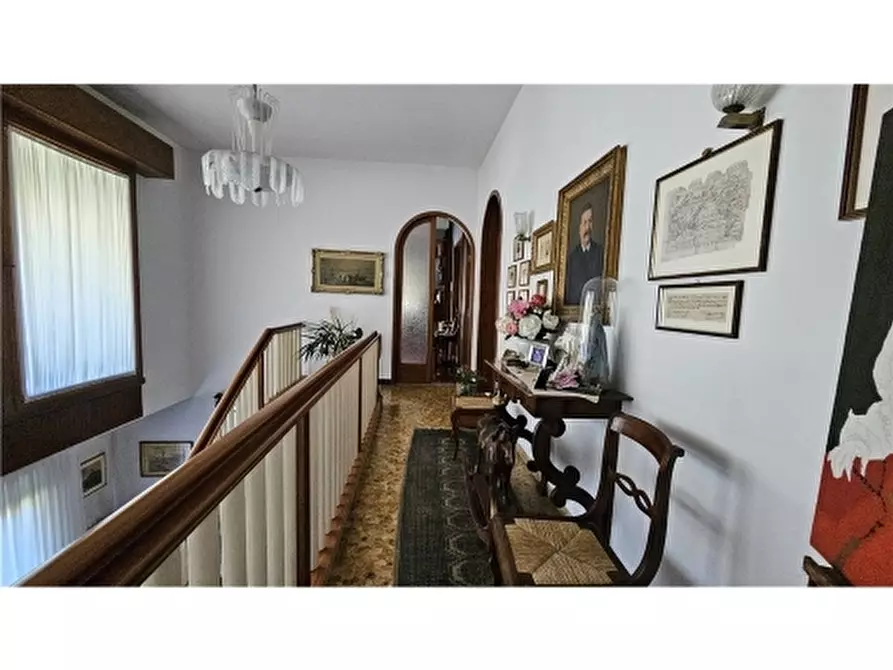 Immagine 40 di Villa in vendita  a Empoli