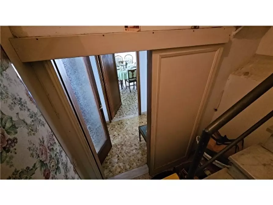 Immagine 43 di Villa in vendita  a Empoli