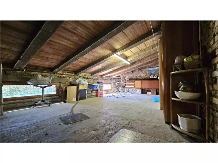 Immagine 45 di Villa in vendita  a Empoli