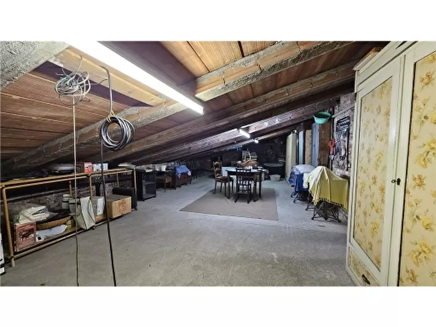 Immagine 49 di Villa in vendita  a Empoli