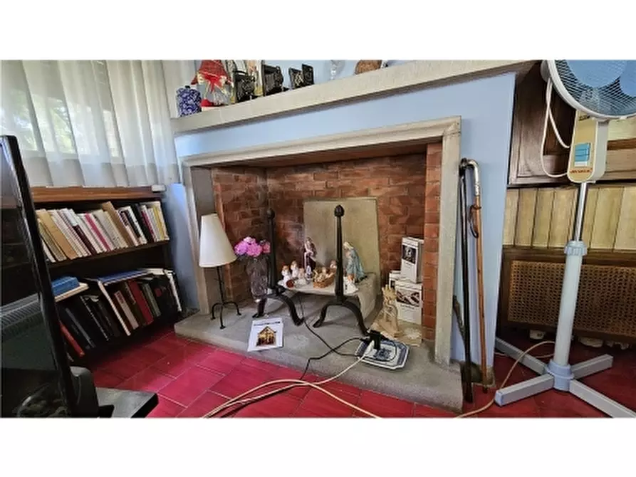 Immagine 50 di Villa in vendita  a Empoli