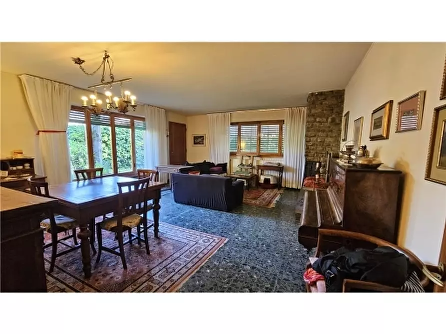 Immagine 53 di Villa in vendita  a Empoli