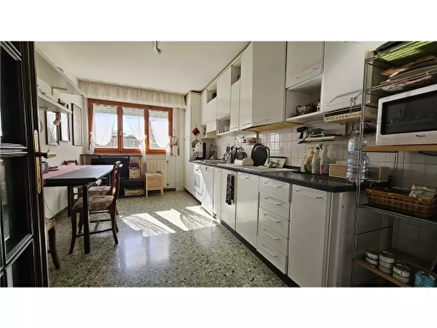 Immagine 56 di Villa in vendita  a Empoli