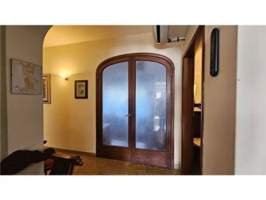 Immagine 58 di Villa in vendita  a Empoli