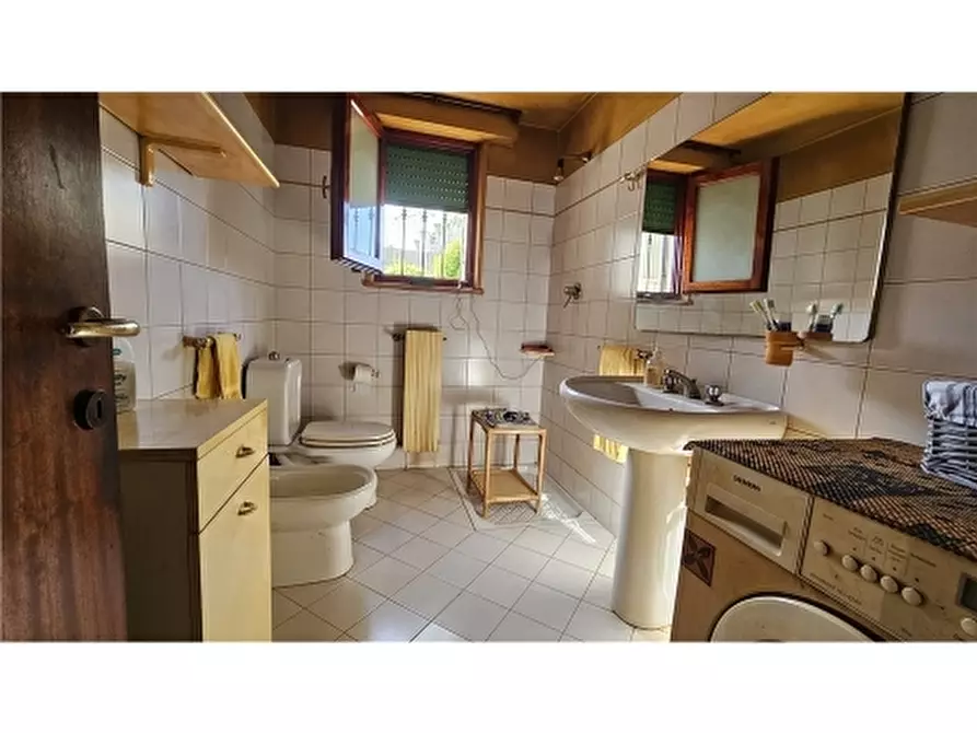 Immagine 59 di Villa in vendita  a Empoli