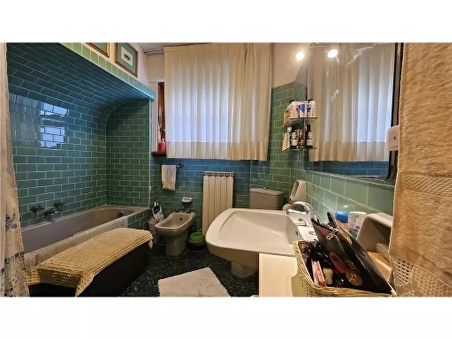 Immagine 68 di Villa in vendita  a Empoli