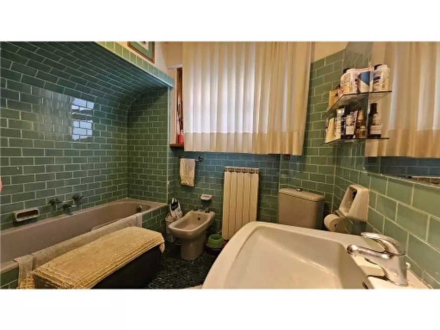 Immagine 69 di Villa in vendita  a Empoli