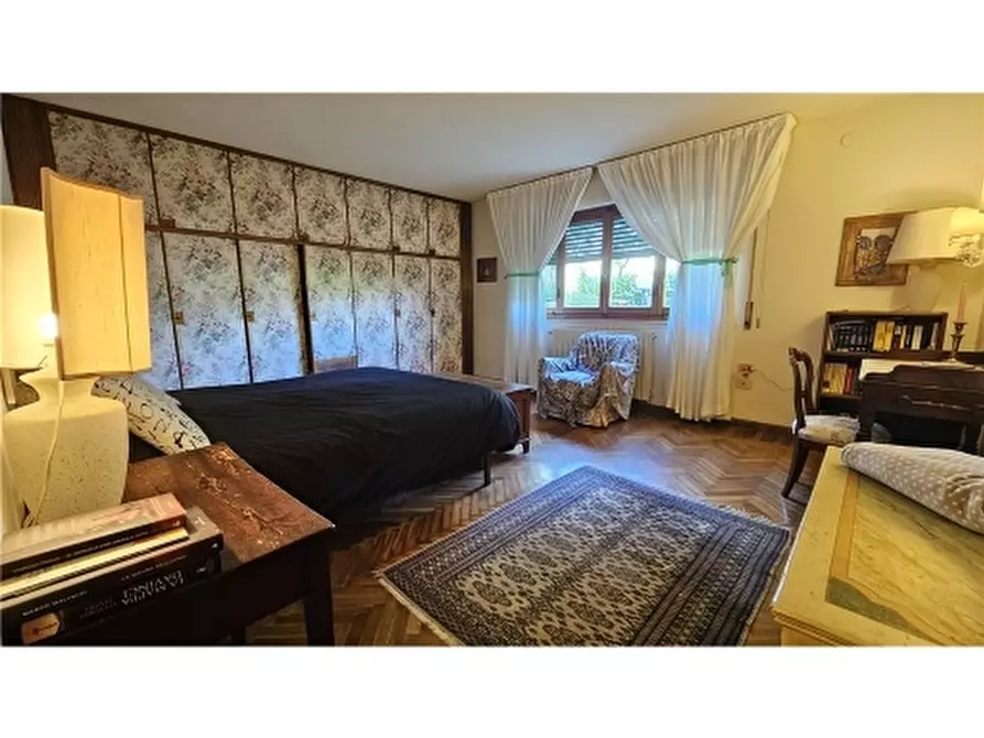 Immagine 71 di Villa in vendita  a Empoli