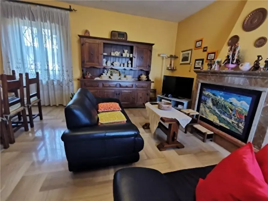 Immagine 3 di Villa in vendita  a Giove