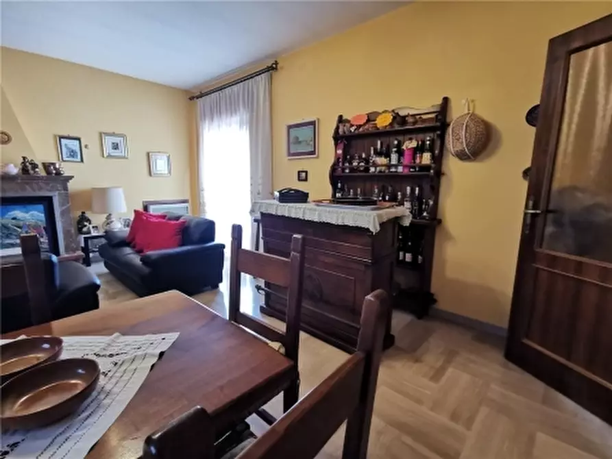 Immagine 4 di Villa in vendita  a Giove