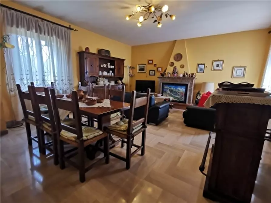 Immagine 38 di Villa in vendita  a Giove