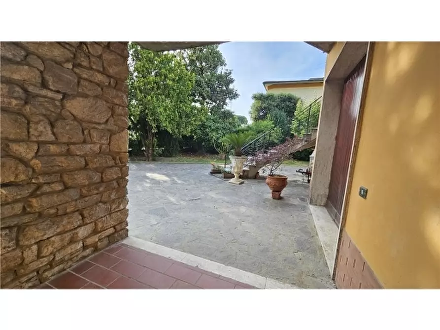 Immagine 1 di Villa in vendita  a San Miniato