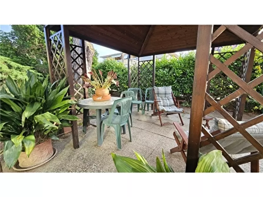 Immagine 2 di Villa in vendita  a San Miniato