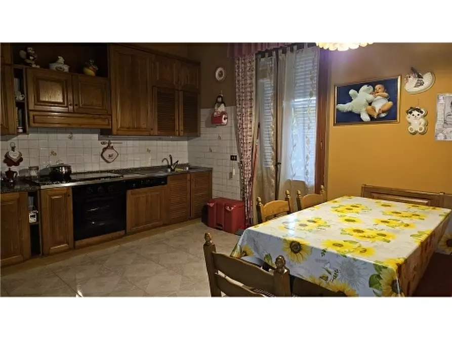 Immagine 8 di Villa in vendita  a San Miniato