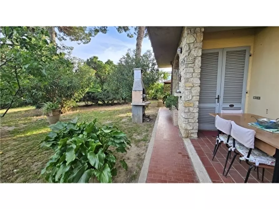 Immagine 38 di Villa in vendita  a San Miniato