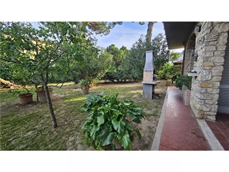 Immagine 39 di Villa in vendita  a San Miniato