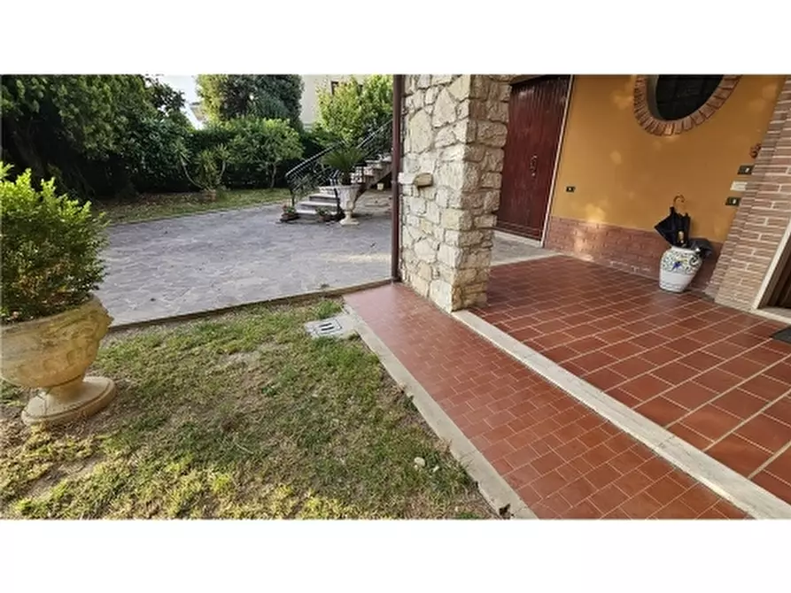 Immagine 40 di Villa in vendita  a San Miniato