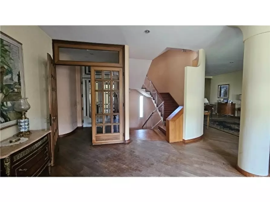 Immagine 3 di Villa in vendita  a Empoli