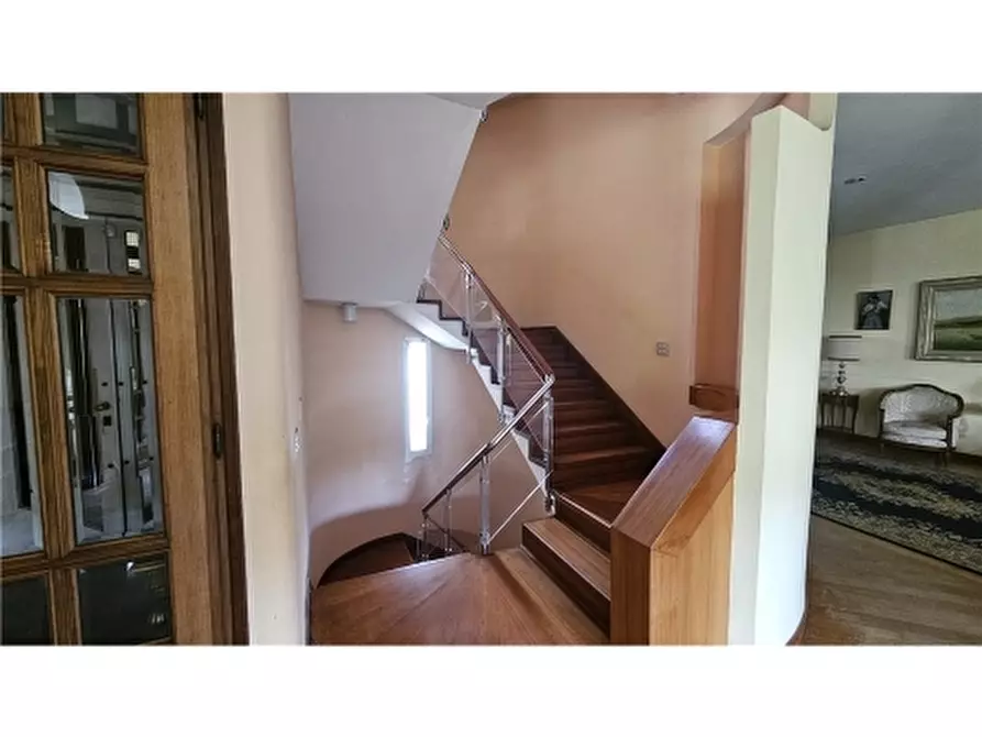 Immagine 4 di Villa in vendita  a Empoli