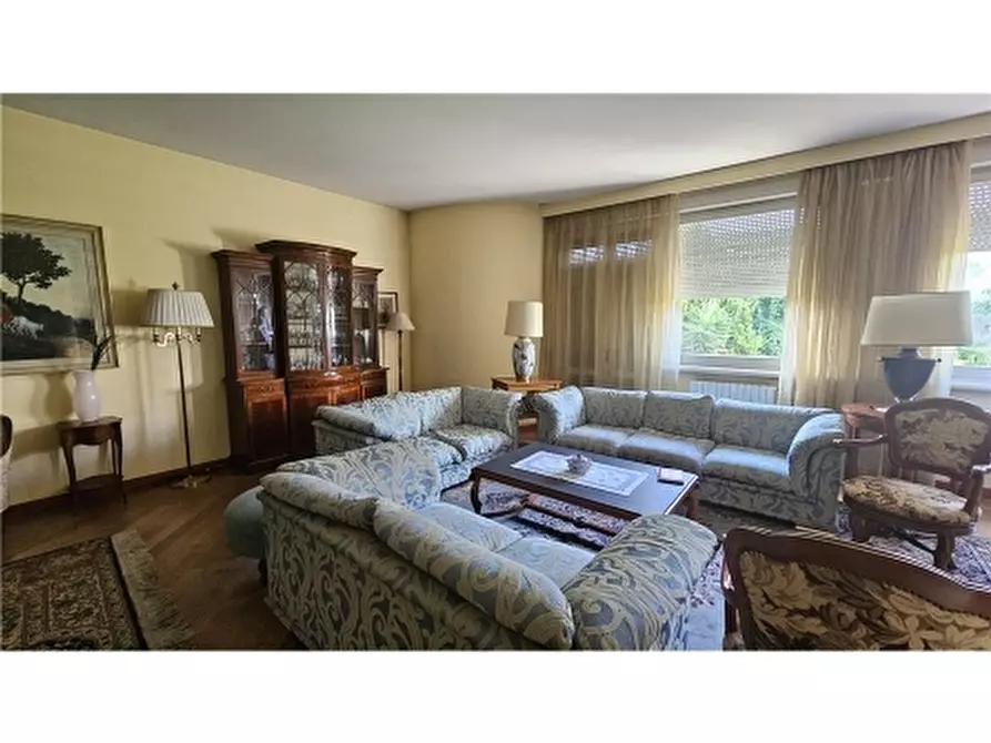 Immagine 5 di Villa in vendita  a Empoli