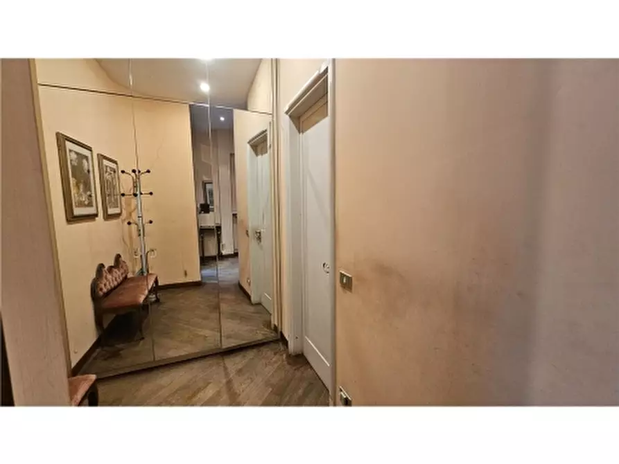 Immagine 7 di Villa in vendita  a Empoli