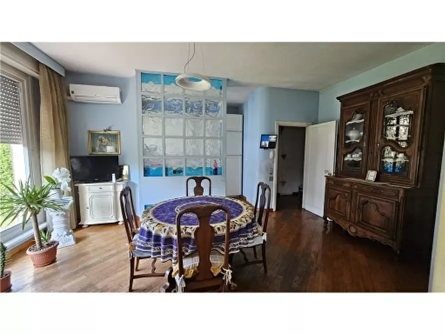 Immagine 9 di Villa in vendita  a Empoli