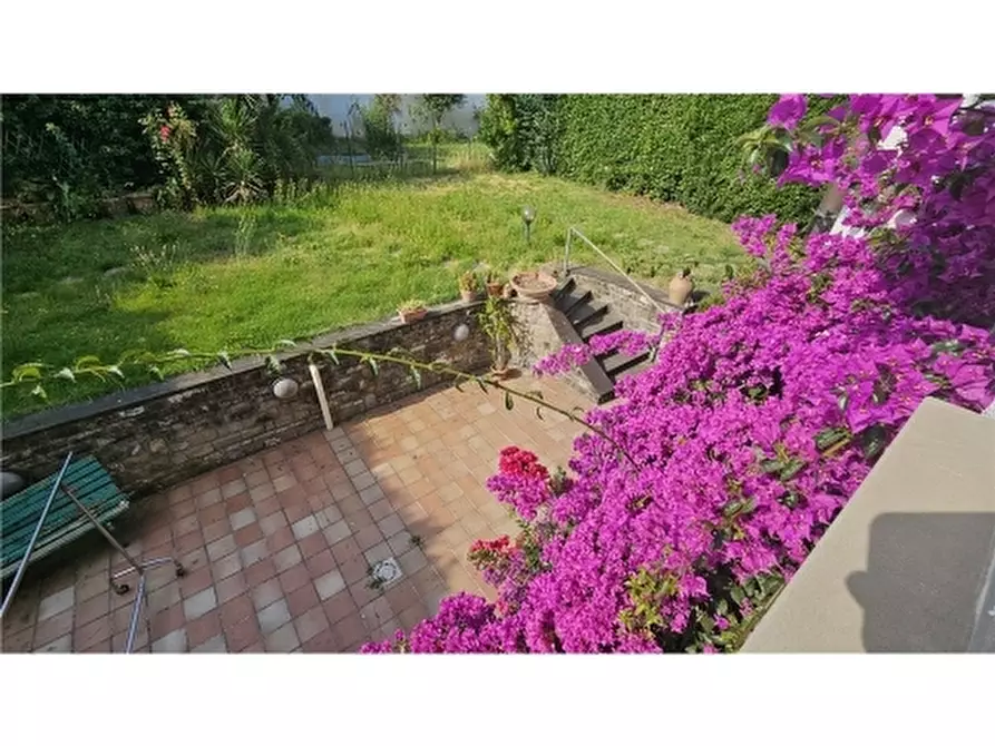 Immagine 11 di Villa in vendita  a Empoli