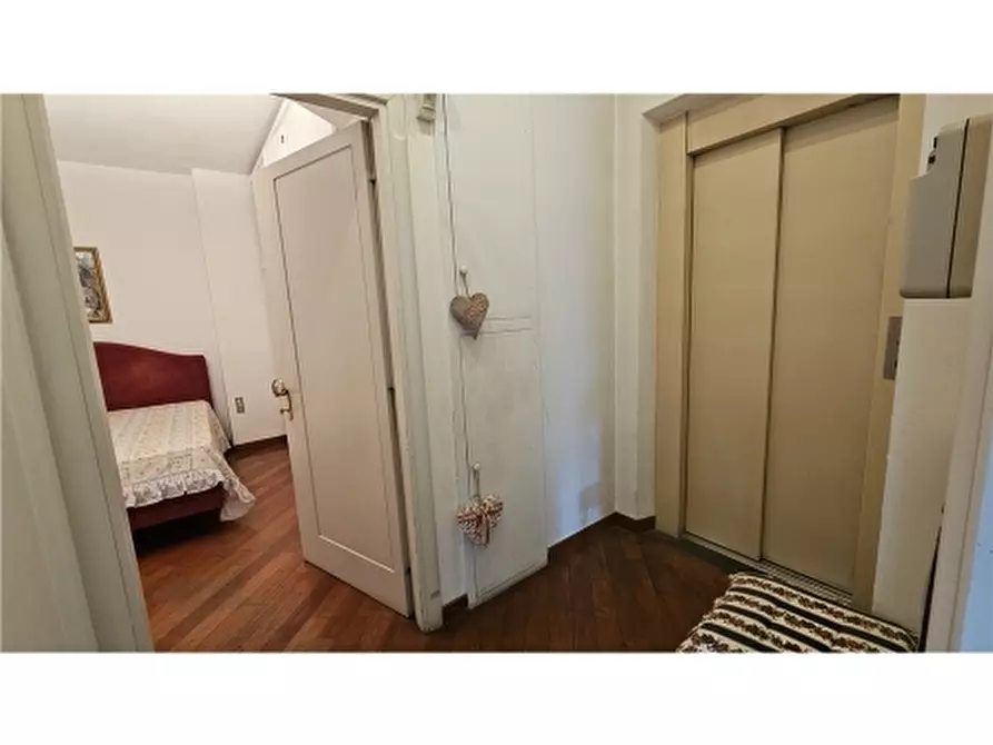 Immagine 16 di Villa in vendita  a Empoli