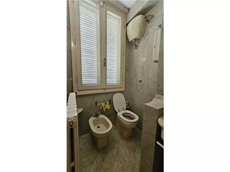 Immagine 18 di Villa in vendita  a Empoli