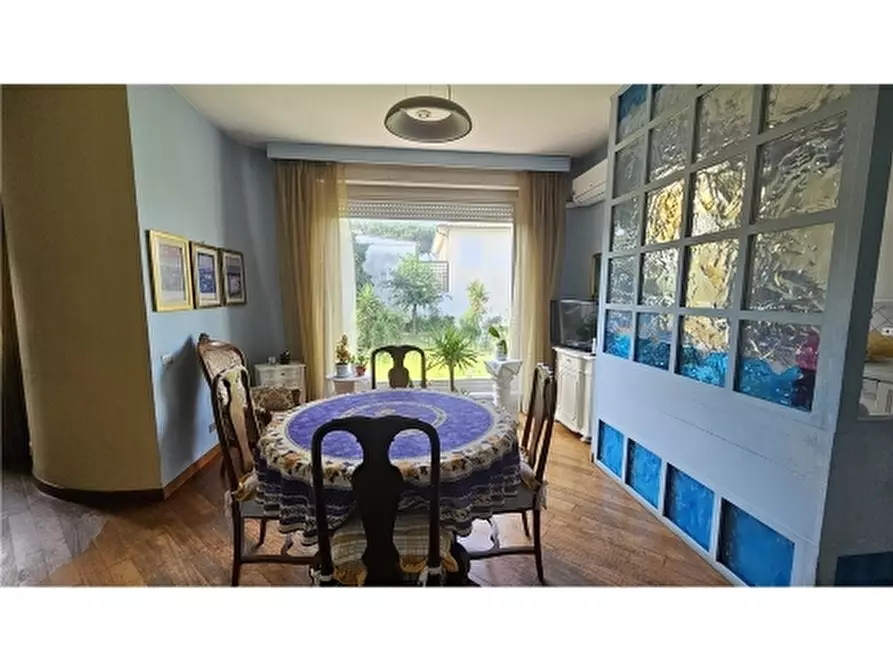 Immagine 23 di Villa in vendita  a Empoli